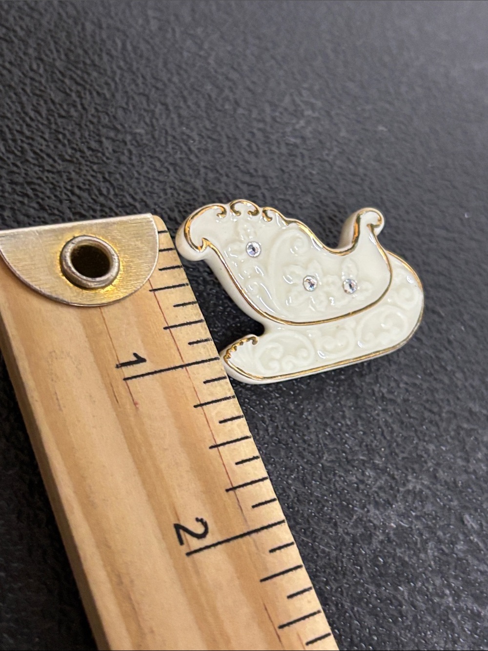 Lenox Ceramic White Enamel Sleigh Brooch with Gold Trim and Rhinestones - Picture 6 of 6